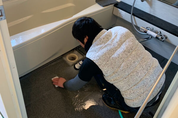 見えない場所こそプロの腕の見せ所！エアコン内部・浴室・換気扇の清掃を怠るリスクとは？