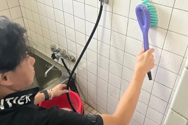 ハウスクリーニングのプロが教えるトイレ・浴室・キッチンの水回り清掃術｜カビ・臭い・汚れを防ぐ方法を解説